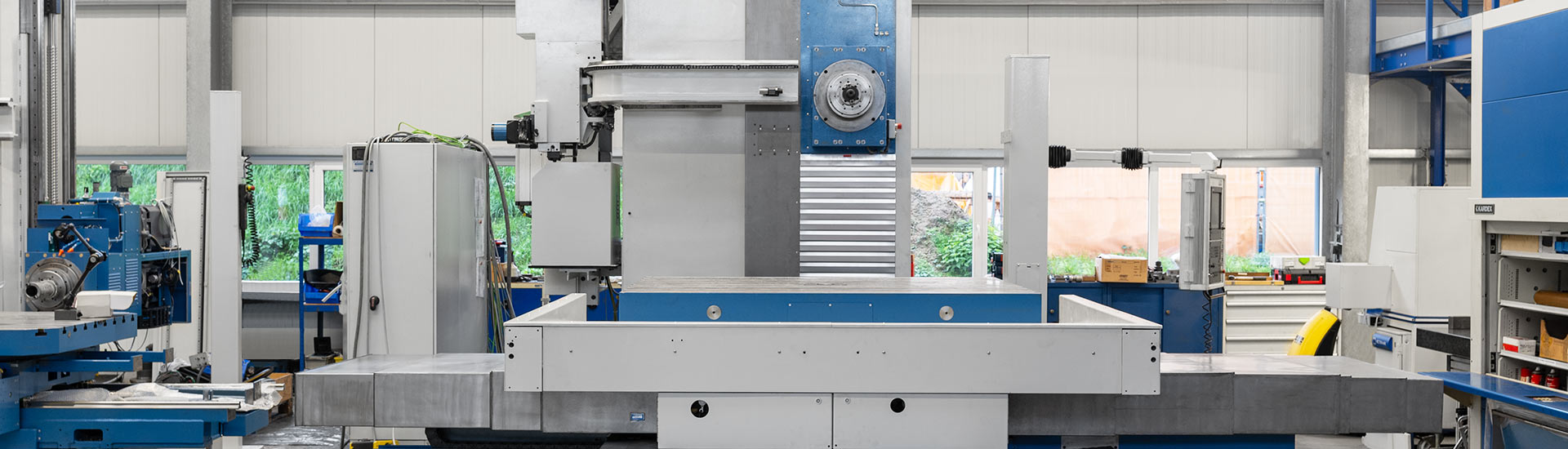 Fleckenstein_gebrauchte_Werkzeugmaschine_farbe_blau_weiss