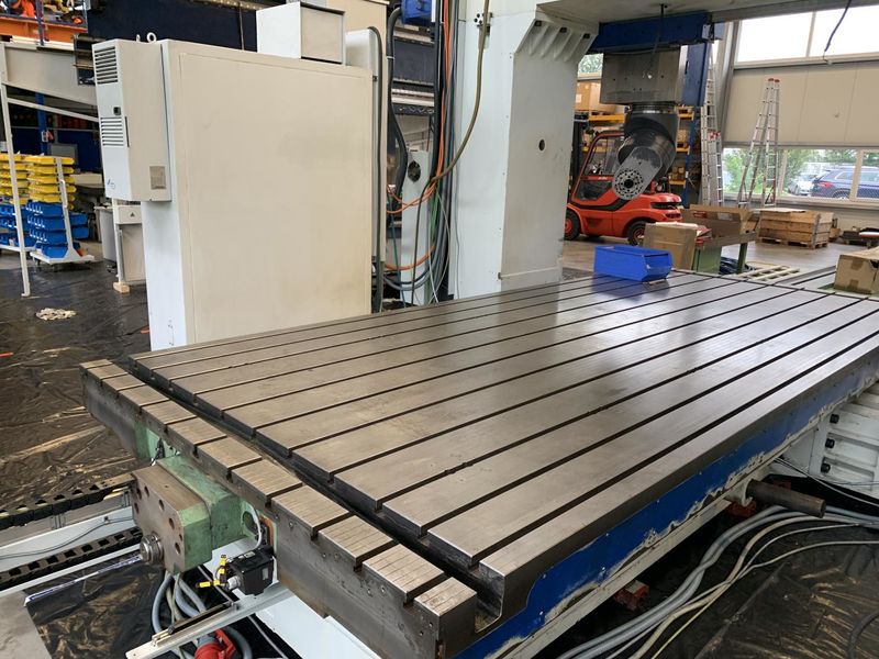 ansicht_cnc_portalfraesmaschine_correa_fp40_baujahr2007_heidenhainiTNC530_x_achse_4500mm_3