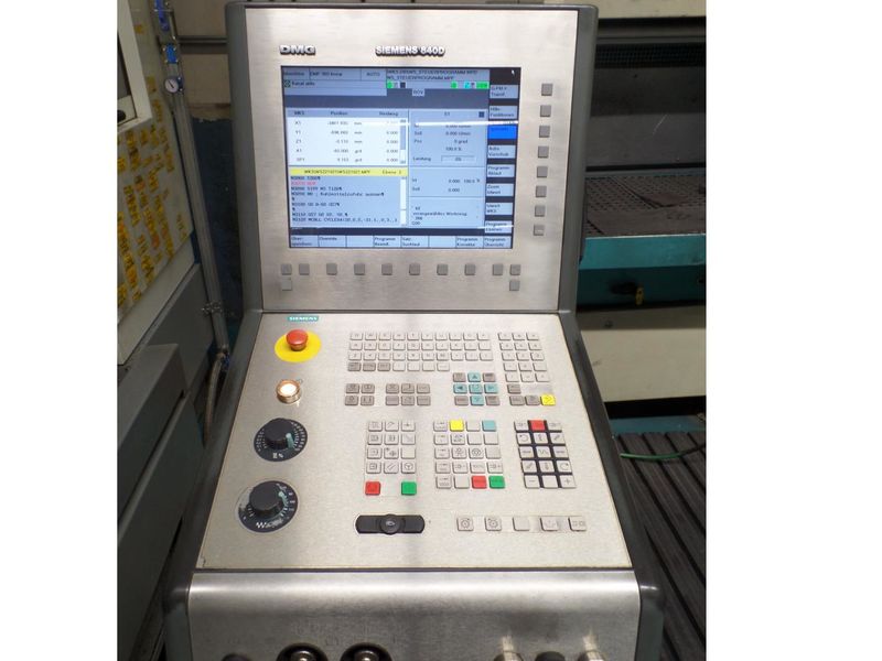 CNC-Steuerung SINUMERIK 840D powerline an CNC-Bearbeitungszentrum DMG DMF 360 Baujahr 2005 mit XYZ 3600x920x820 mm