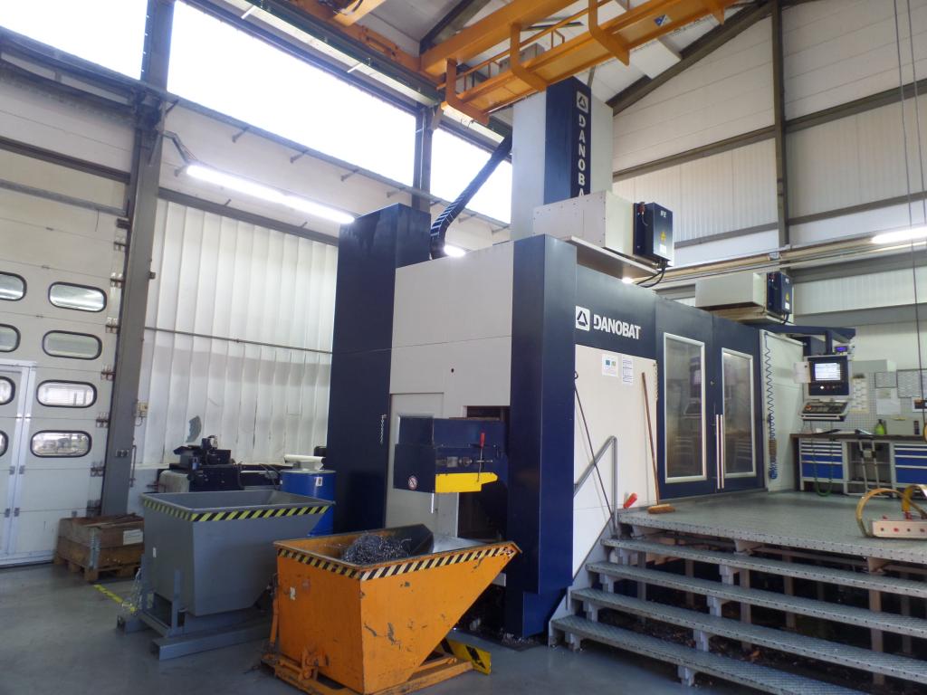 ansicht_karusselldrehmaschine_bearbeitungszentrum_danobat_vtc_2500_baujahr2011_sinumerik840d_solutionline_planscheibendurchmesser_2100mm_1