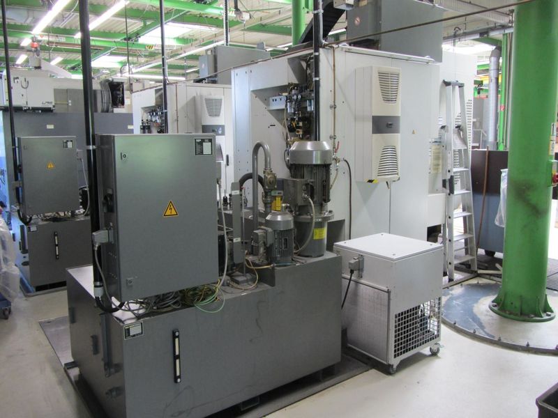 Kühlmittelanlage des CNC 5-Achse Bearbeitungszentrums HERMLE C30 U Baujahr 2004 mit NC Schwenkrundtisch