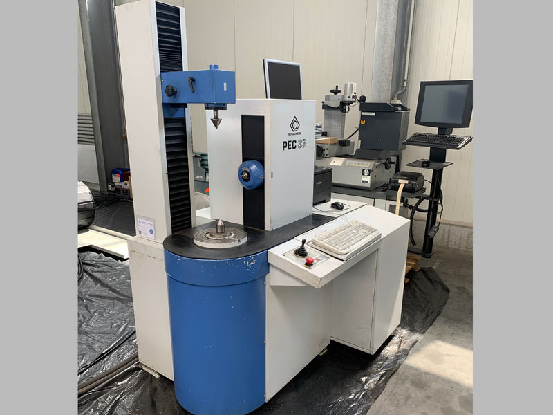 cnc_verzahnungsmesszentrum_ klingelnberg_pec33_gesamtansicht