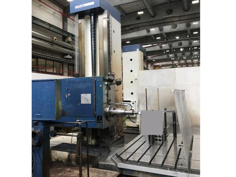 ansicht_des_5_achs_horizontalen_bohrwerkes_fraesmaschine_tos_whn_13_8_cnc_baujahr_2000_spindeldurchmesser_130 mm