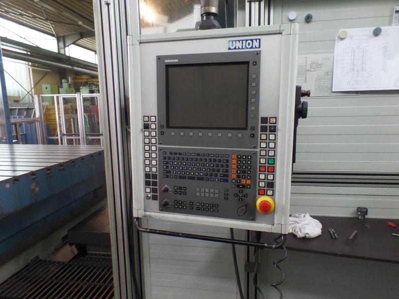 HEIDENHAIN iTNC 530 control of  horizontal Boring- and Milling Machine UNION KC 150 built 2006
